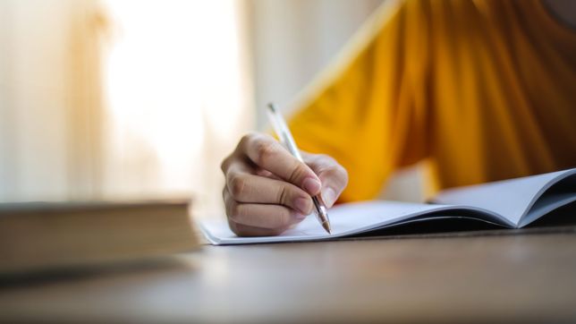 abren la convocatoria de alumnit@s 2026, el concurso que invita a escribir y conectar generaciones