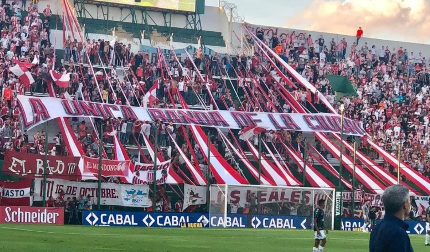 Estudianes en Banfield 2