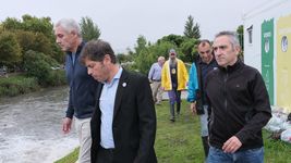 axel kicillof recorrio berisso y monitorea zonas afectadas por el temporal en la provincia