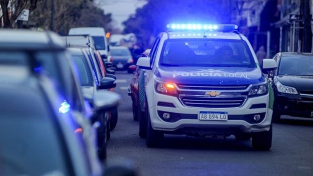 quince ladrones atacaron en manada a un abuelo y le robaron en la plata