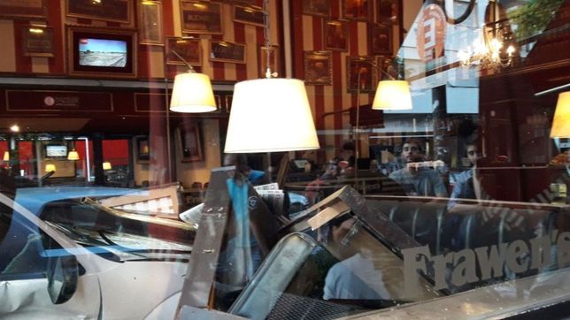 video: las imagenes del increible accidente en el local de frawen?s