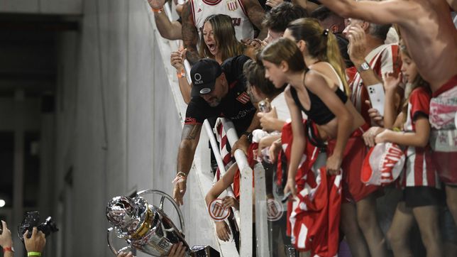 veron le agradecio al plantel por el titulo y la sorpresa que le dieron