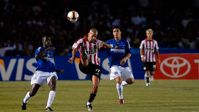 de la epoca dorada al presente: los 58 partidos del leon ante rivales de brasil