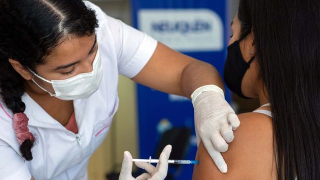 tras contagiarse covid-19, ¿cuanto tiempo hay que esperar para la dosis de refuerzo?