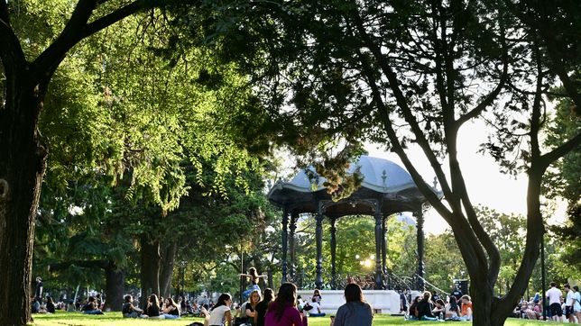 el fenomeno que explica por que en la plata las temperaturas de mayo son mas altas de lo usual
