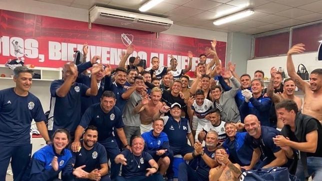 gimnasia le gano en el ultimo minuto a independiente y sigue luchando por quedarse en primera