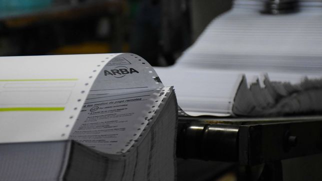 estatales piden aumentar cuatro impuestos para destrabar las paritarias y financiar las subas