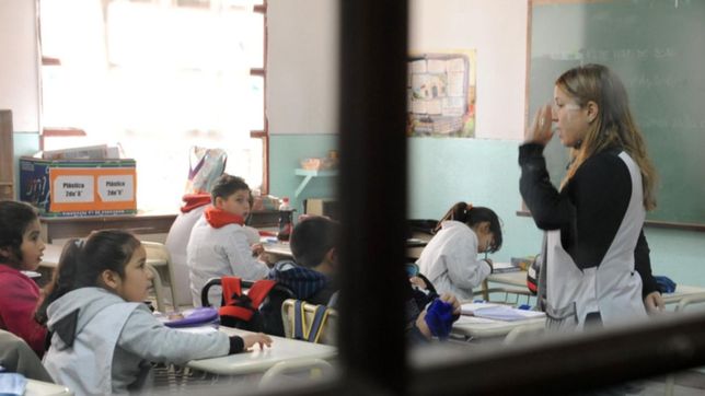 los maestros definen si aceptan o no el 40% de aumento que ofrecio la provincia