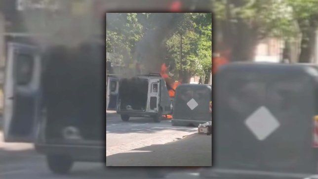 susto y tension en pleno centro de la plata por una camioneta que se prendio fuego