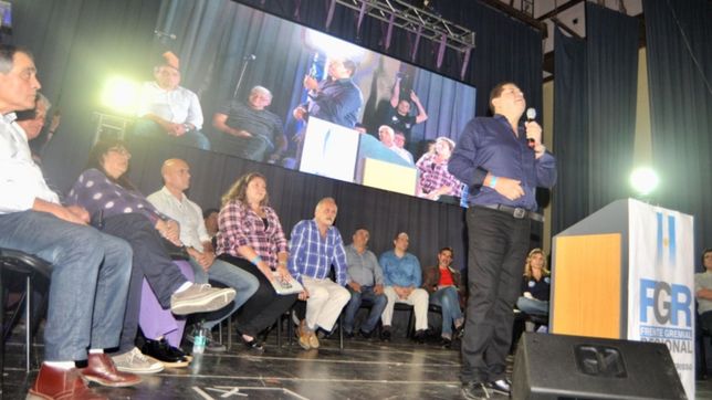 concejales de toda la oposicion se mostraron juntos en el lanzamiento de un frente gremial regional