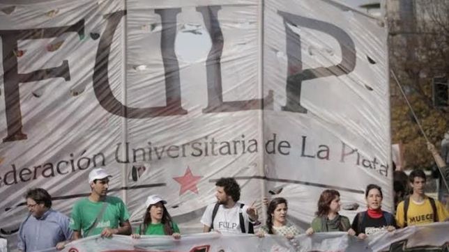 la fulp sale a la calle para exigir boleto gratuito, paritarias libres y mas presupuesto