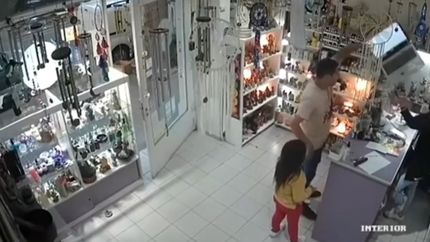 VIDEO: Violó una perimetral para ir con su hija de 7 años a amenazar y robarle a la ex