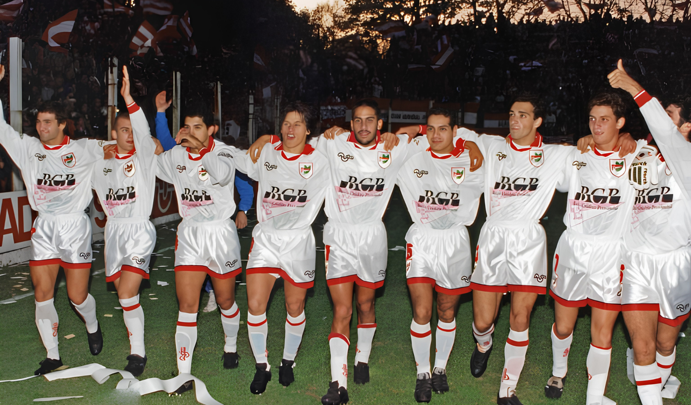 Estudiantes equipo campeón ascenso 1995