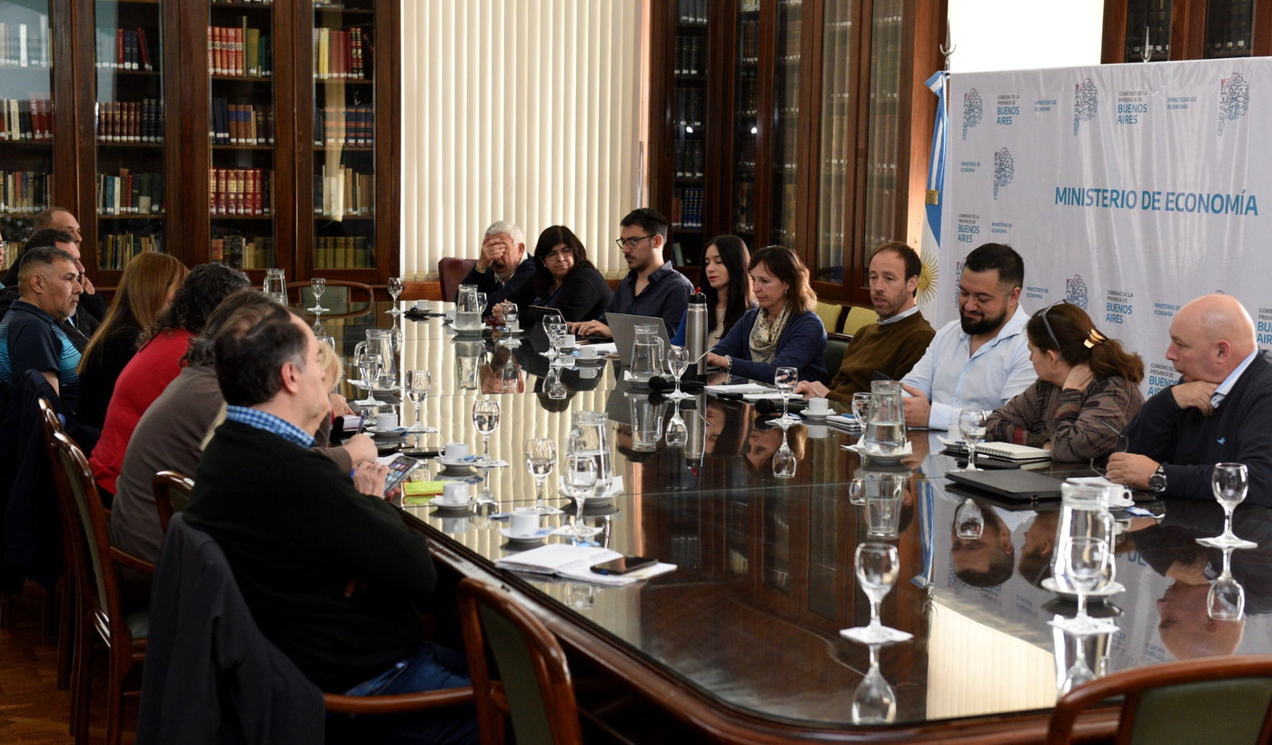 Reunión de Pablo López con gremios.png