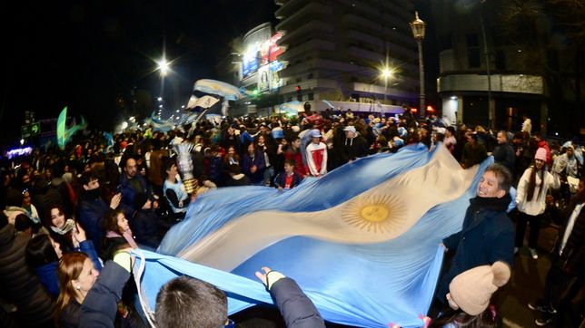 todas las fotos de los festejos en la plata por la obtencion de la copa america