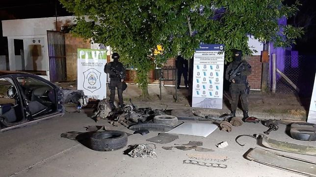 con granadas y municiones, cayo una banda que robaba autos en la plata y los desguazaba