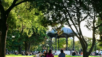 Walking Tour, dinosaurios y música en la glorieta, para disfrutar Semana Santa en La Plata