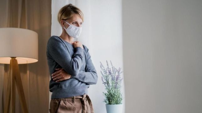 ¿es suficiente aislarse en una habitacion para evitar la transmision del covid-19?