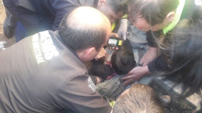 tension en ringuelet: un bebe cayo a un desagüe, quedo atrapado y tuvo que ser rescatado