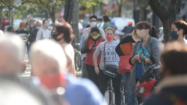 el centro de la plata se lleno de gente en la previa del dia del padre
