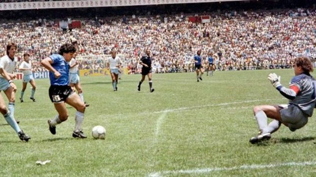 el original homenaje a maradona del que podemos participar todos a la misma hora y en casa