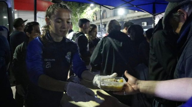 gimnasia lanzo la sexta edicion de el lobo contra el frio para asistir a personas en situacion de calle
