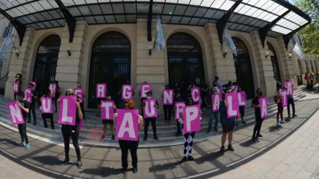 hacen un veredazo para reclamar la emergencia cultural en la plata