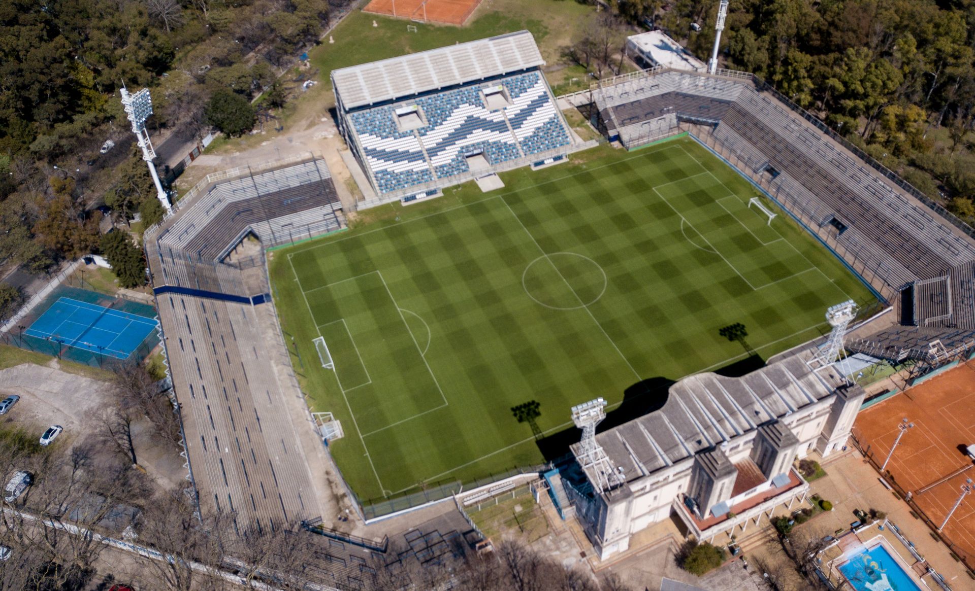 Estadio Gimnasia Juan Carmelo Zerillo (8).jpg