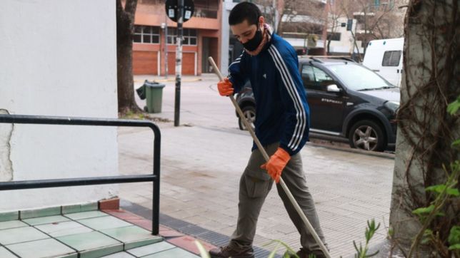 dos proyectos en pugna por el futuro de los departamentos de los porteros de edificios