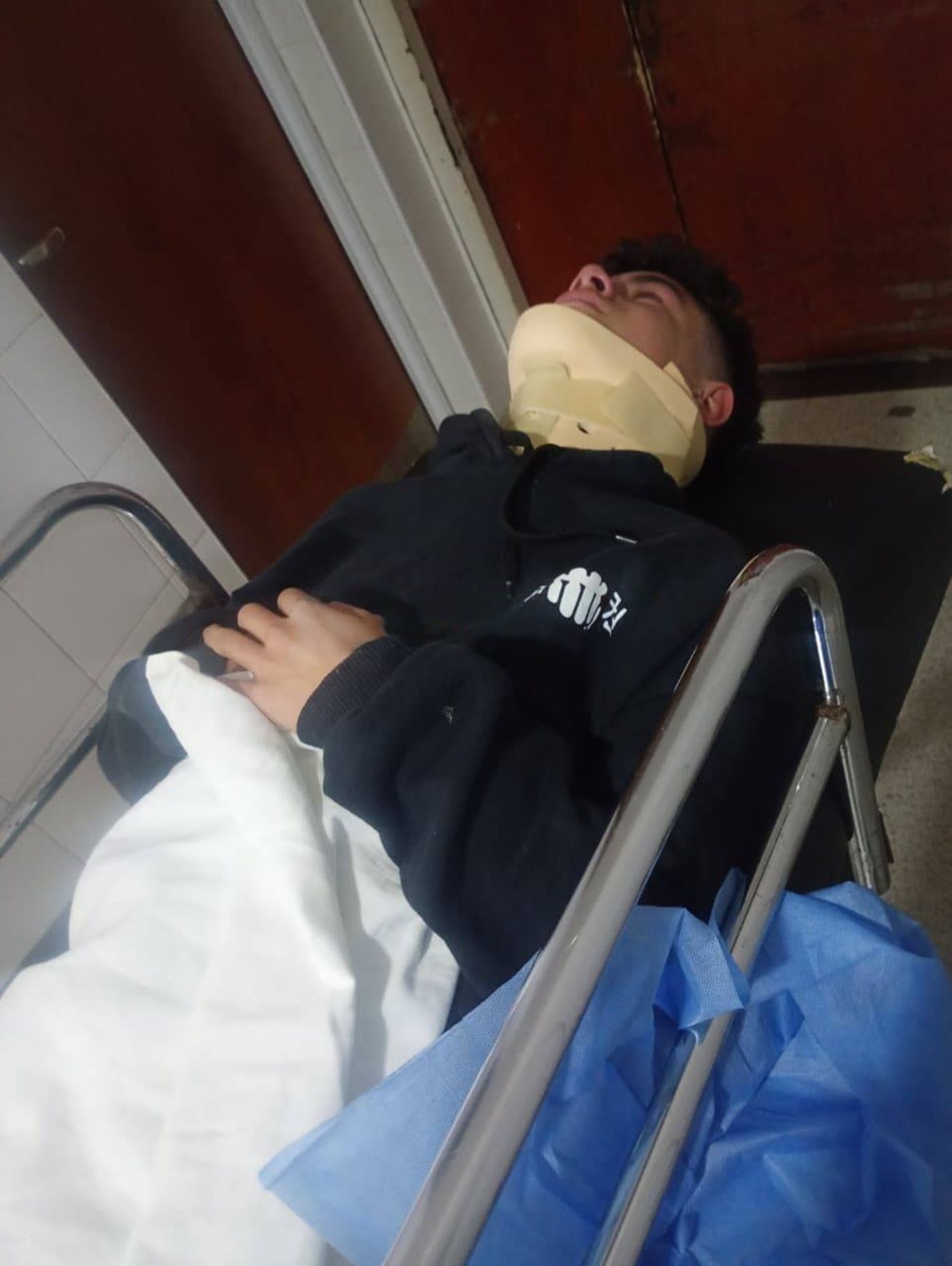 El adolescente fue atropellado mientras circulaba en bicicleta por Los Hornos