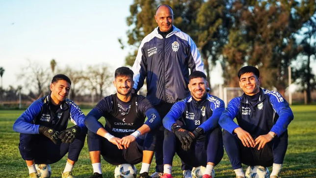 gimnasia lo dejo libre, firmo con un equipo de la primera nacional y tuvo un debut sonado