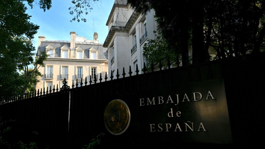 España retiró definitivamente a su embajadora en Buenos Aires tras los dichos de Milei