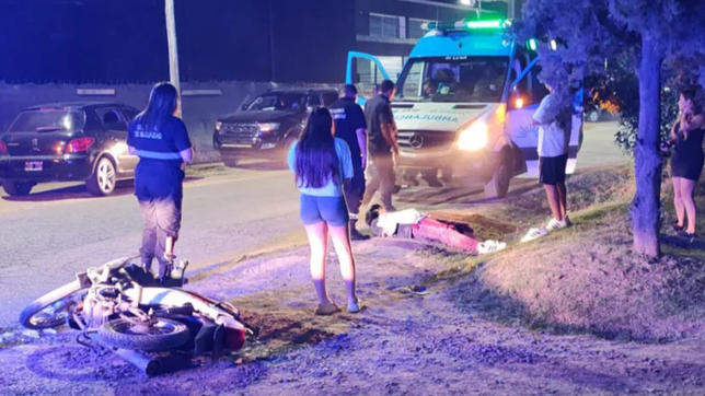 un delivery sufrio un grave accidente de transito en la plata y los vecinos piden mas controles