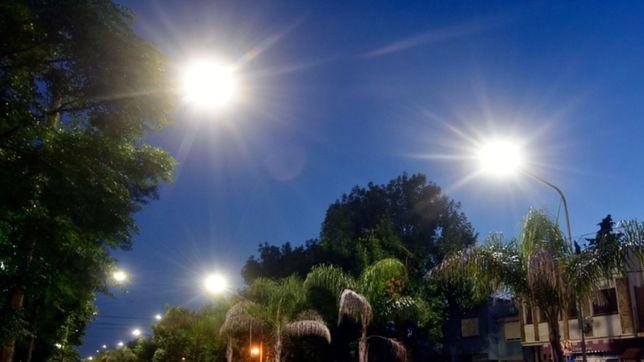 la comuna renovo mas de 300 luces led en villa elvira
