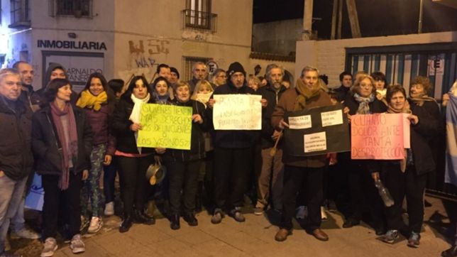 hartos de los robos, los vecinos de ringuelet salieron a la calle para manifestarse