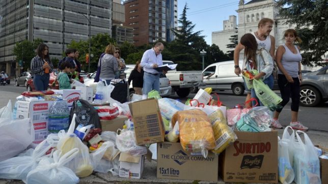 los platenses sumaron su granito de arena para ayudar a los inundados en el litoral