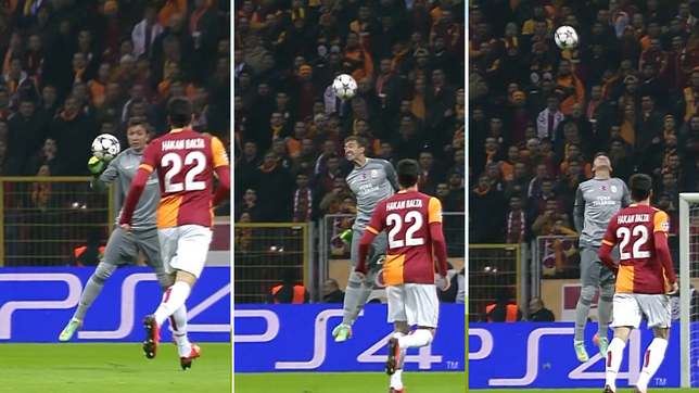 la epica atajada con la cabeza de fernando muslera que fue recordada por la champions league