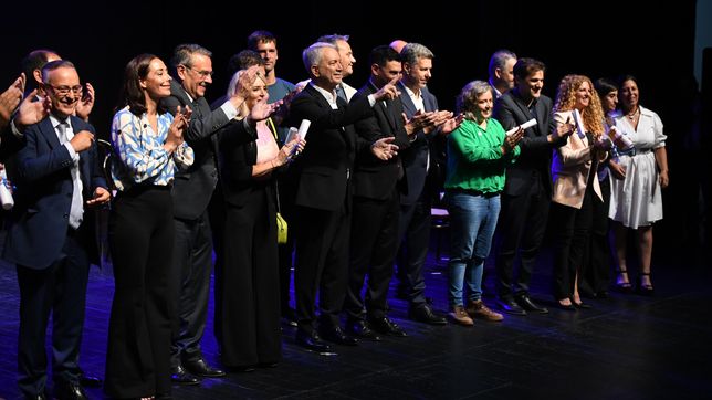 con un acto en el coliseo, asumio el gabinete de alak