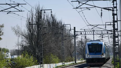 Por nuevas obras, el Tren Roca volverá a funcionar con servicio limitado el próximo domingo Por nuevas obras, el Tren Roca volverá a funcionar con servicio limitado el próximo domingo