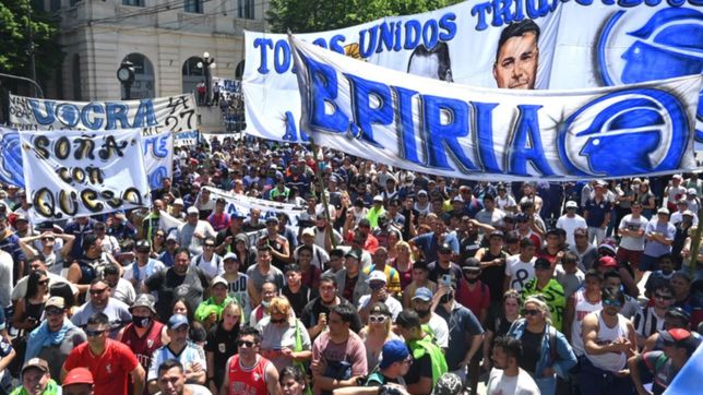 cantos, marcha y pirotecnia: la uocra demostro su poder de fuego en la plata