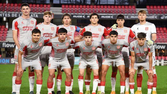 un juvenil de estudiantes se fue libre y jugara en el futbol italiano