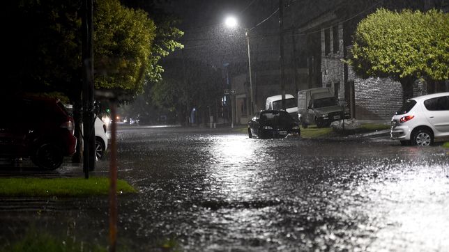 por las fuertes tormentas en la plata, la municipalidad lanzo un alerta amarillo