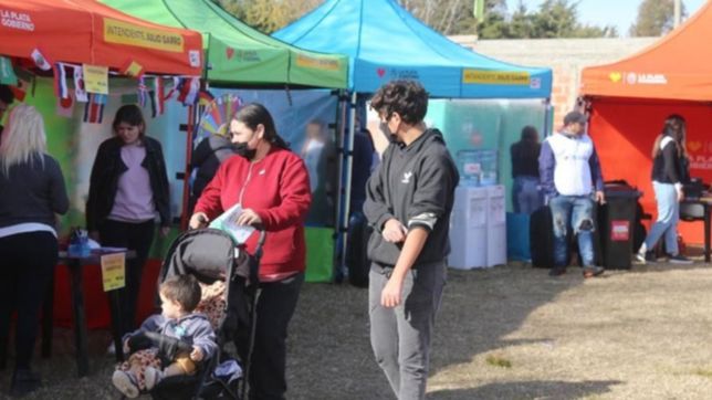 barrio x barrio llega a villa elisa: todos los tramites que pueden hacer los vecinos