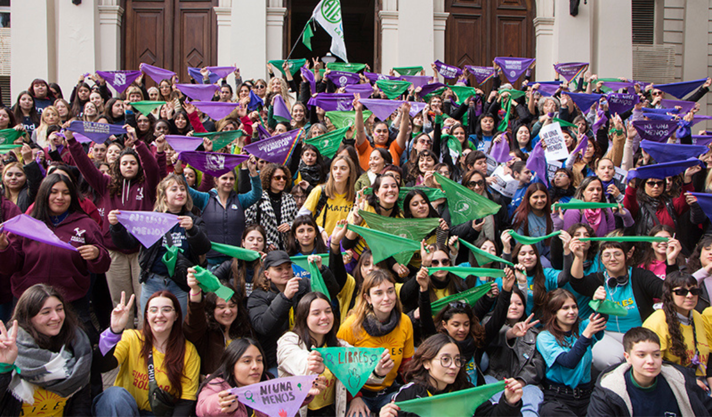 Pañuelazo por el Ni una menos en la UNLP.png