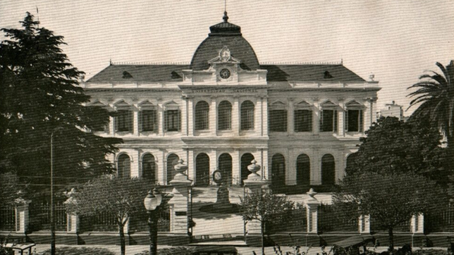 120 anos de universidad en la lucha por mas democracia