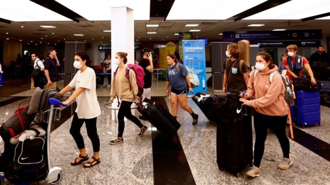 la oms recomienda no viajar a los mayores de 60 anos y los pacientes con comorbilidades