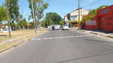 Cuatro heridos tras un choque múltiple entre un patrullero, una camioneta y un taxi