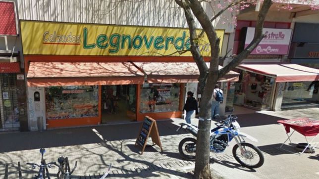 zapatos, zapatillas y chinelas: la liquidacion de una casa de calzados que cierra