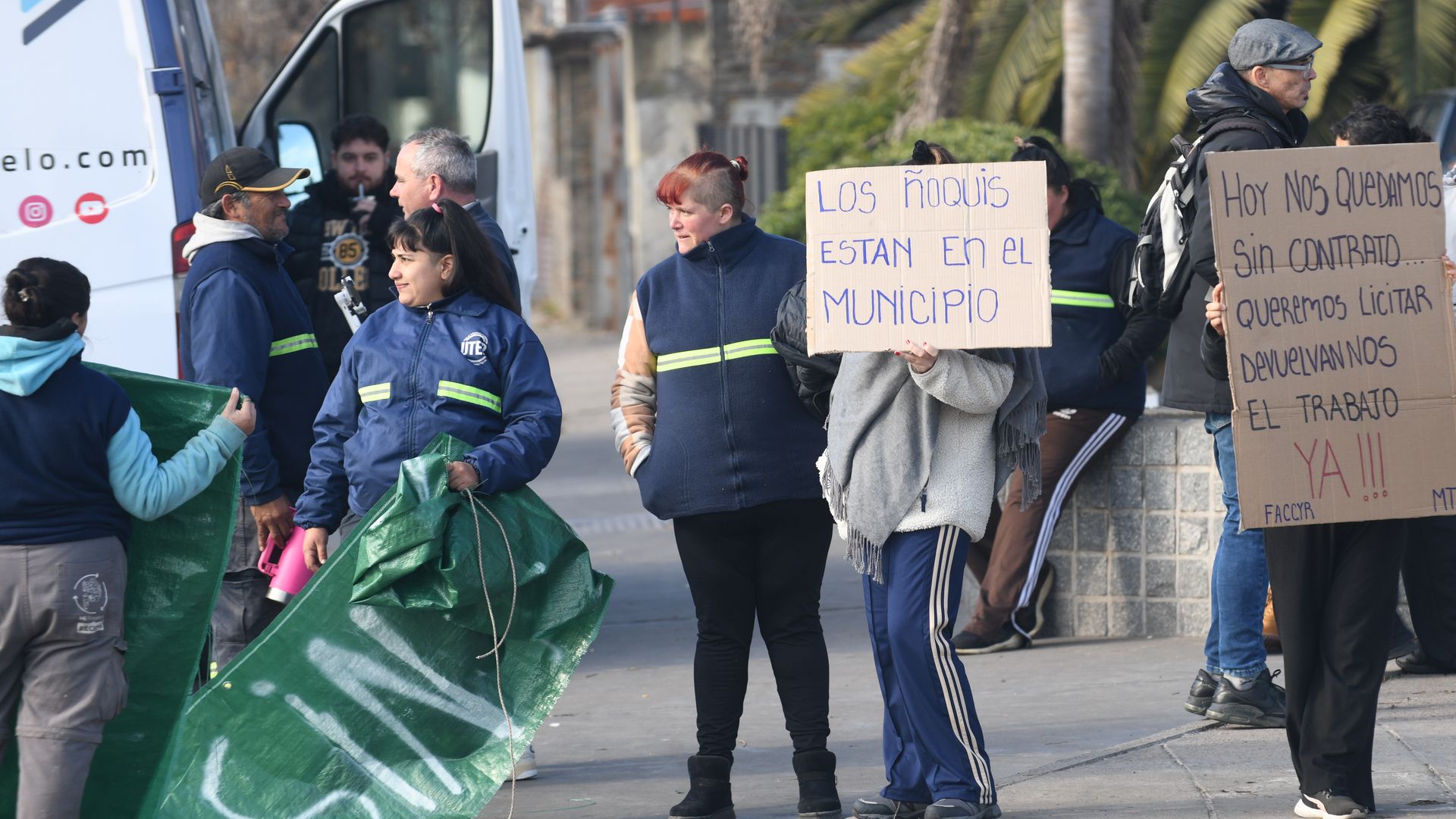 Los cooperativistas hicieron una volanteada para reclamar por sus puestos de trabajo