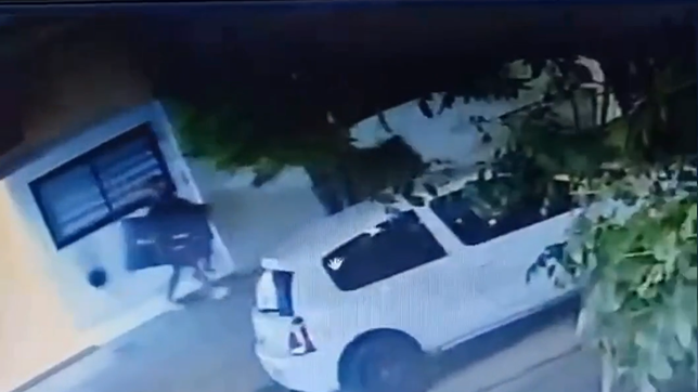 saquearon una casa de la plata y quedaron filmados
